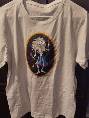 Unisex White Graphic Tee with Rosebud  Skeleton Flower Motif Large NWOT